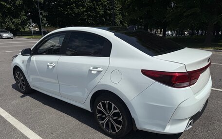 KIA Rio IV, 2018 год, 800 000 рублей, 2 фотография