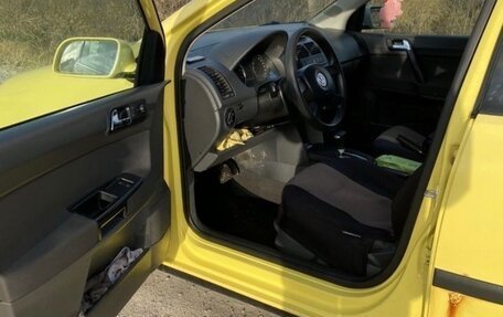 Volkswagen Polo IV рестайлинг, 2002 год, 230 000 рублей, 4 фотография