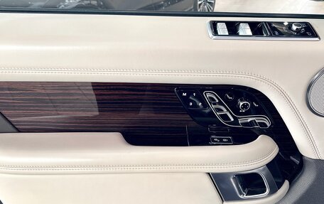 Land Rover Range Rover IV рестайлинг, 2018 год, 7 300 000 рублей, 17 фотография