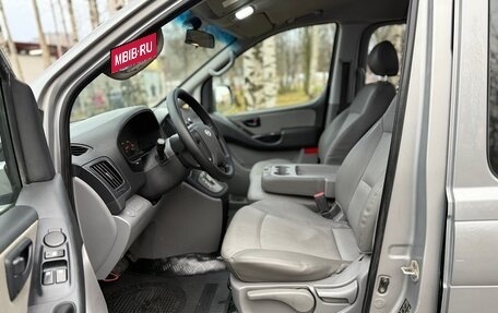 Hyundai Grand Starex Grand Starex I рестайлинг 2, 2011 год, 1 280 000 рублей, 27 фотография