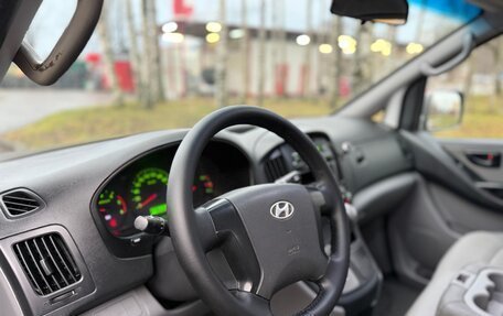 Hyundai Grand Starex Grand Starex I рестайлинг 2, 2011 год, 1 280 000 рублей, 28 фотография