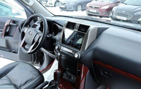 Toyota Land Cruiser Prado 150 рестайлинг 2, 2010 год, 2 150 000 рублей, 13 фотография