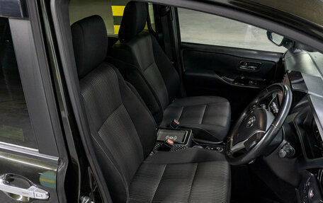 Toyota Voxy III, 2018 год, 2 349 000 рублей, 15 фотография