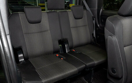 Toyota Voxy III, 2018 год, 2 349 000 рублей, 17 фотография