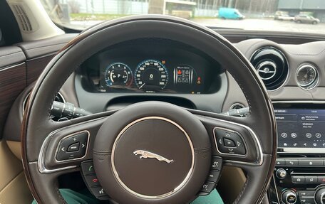 Jaguar XJ IV (X351), 2016 год, 2 400 000 рублей, 10 фотография