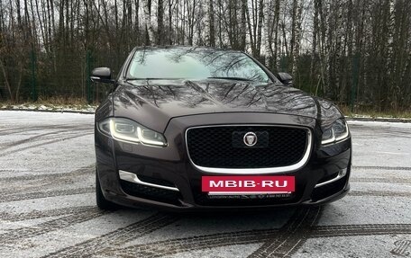 Jaguar XJ IV (X351), 2016 год, 2 400 000 рублей, 3 фотография