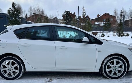 Opel Astra J, 2011 год, 650 000 рублей, 6 фотография