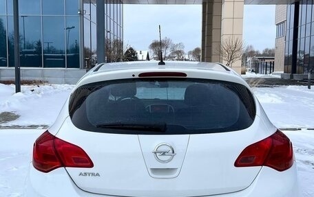 Opel Astra J, 2011 год, 650 000 рублей, 8 фотография