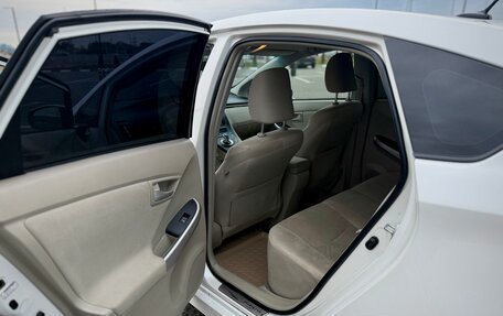 Toyota Prius, 2010 год, 990 000 рублей, 10 фотография