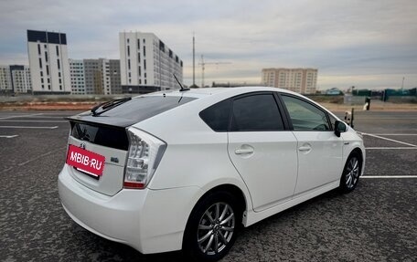 Toyota Prius, 2010 год, 990 000 рублей, 4 фотография
