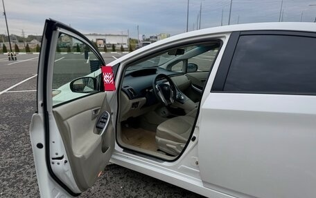 Toyota Prius, 2010 год, 990 000 рублей, 8 фотография