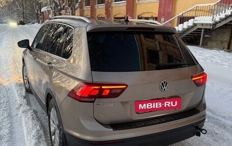 Volkswagen Tiguan II, 2018 год, 1 900 000 рублей, 2 фотография