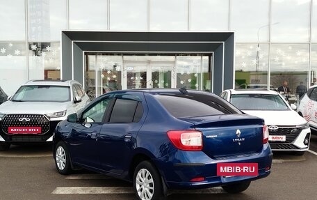 Renault Logan II, 2017 год, 800 000 рублей, 2 фотография