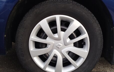 Renault Logan II, 2017 год, 800 000 рублей, 16 фотография