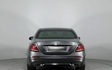 Mercedes-Benz E-Класс, 2019 год, 3 480 000 рублей, 6 фотография