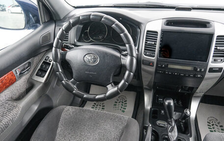 Toyota Land Cruiser Prado 120 рестайлинг, 2006 год, 2 149 000 рублей, 10 фотография