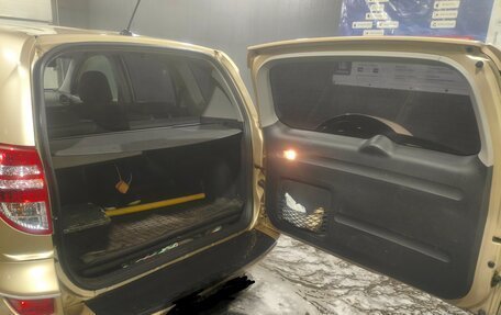 Toyota RAV4, 2011 год, 1 700 000 рублей, 6 фотография