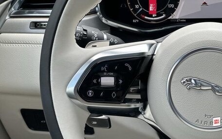 Jaguar F-Pace, 2025 год, 6 487 000 рублей, 25 фотография