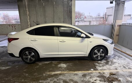 Hyundai Solaris II рестайлинг, 2021 год, 1 450 000 рублей, 2 фотография