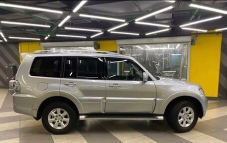 Mitsubishi Pajero IV, 2011 год, 3 500 000 рублей, 2 фотография
