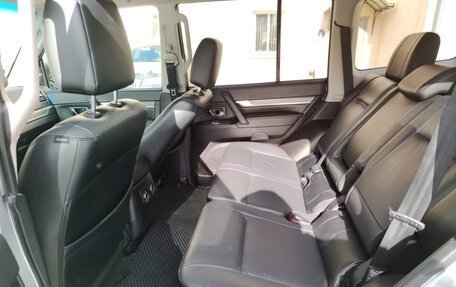 Mitsubishi Pajero IV, 2011 год, 3 500 000 рублей, 16 фотография