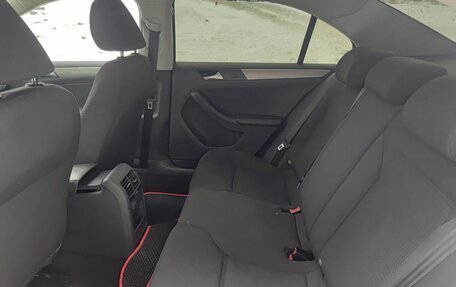 Volkswagen Jetta VI, 2016 год, 1 300 000 рублей, 15 фотография