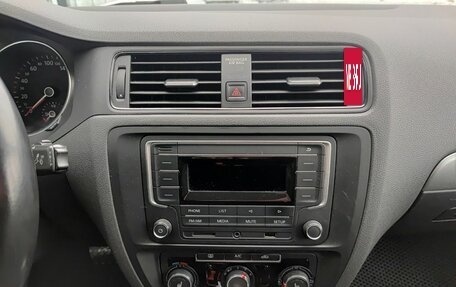 Volkswagen Jetta VI, 2016 год, 1 300 000 рублей, 18 фотография