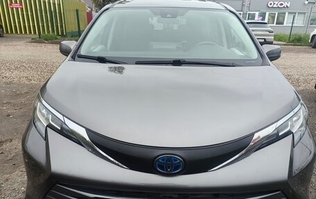 Toyota Sienna, 2020 год, 4 050 000 рублей, 2 фотография