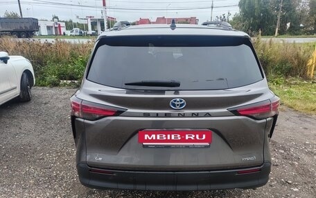 Toyota Sienna, 2020 год, 4 050 000 рублей, 4 фотография