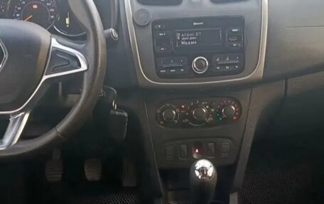 Renault Logan II, 2019 год, 953 000 рублей, 4 фотография