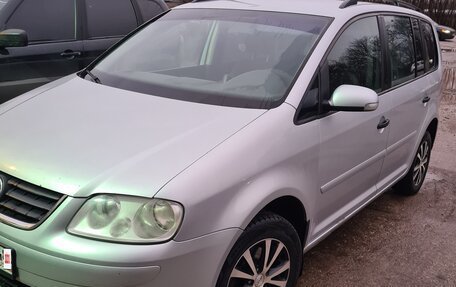 Volkswagen Touran III, 2006 год, 630 000 рублей, 1 фотография