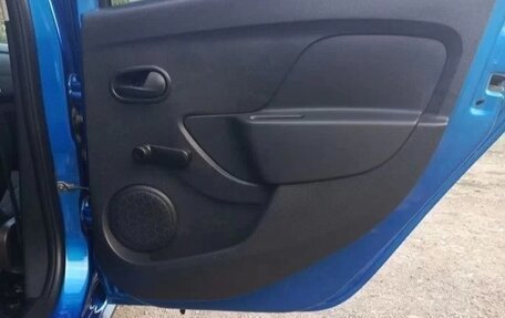 Renault Logan II, 2019 год, 953 000 рублей, 16 фотография