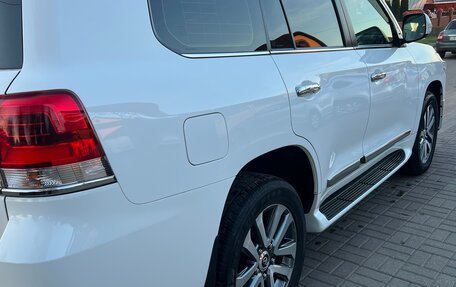 Toyota Land Cruiser 200, 2016 год, 8 300 000 рублей, 5 фотография