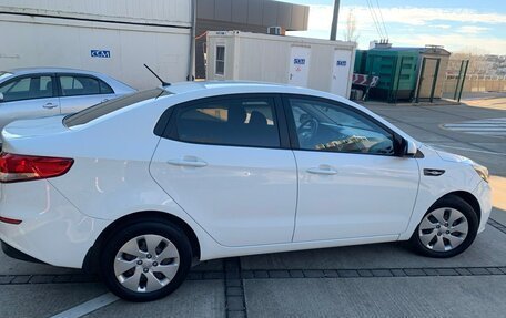 KIA Rio III рестайлинг, 2015 год, 900 000 рублей, 17 фотография