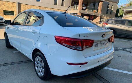 KIA Rio III рестайлинг, 2015 год, 900 000 рублей, 21 фотография