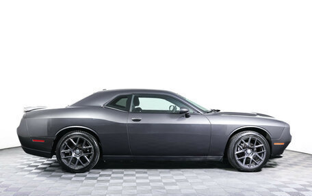 Dodge Challenger III рестайлинг 2, 2019 год, 3 199 000 рублей, 4 фотография