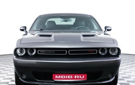 Dodge Challenger III рестайлинг 2, 2019 год, 3 199 000 рублей, 2 фотография