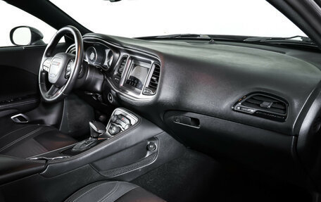 Dodge Challenger III рестайлинг 2, 2019 год, 3 199 000 рублей, 10 фотография