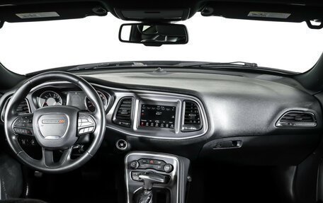 Dodge Challenger III рестайлинг 2, 2019 год, 3 199 000 рублей, 12 фотография