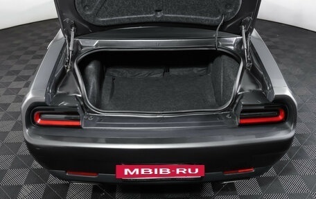 Dodge Challenger III рестайлинг 2, 2019 год, 3 199 000 рублей, 9 фотография