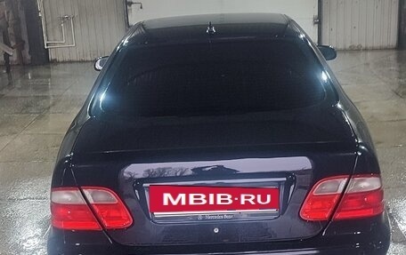 Mercedes-Benz CLK-Класс, 2001 год, 600 000 рублей, 3 фотография