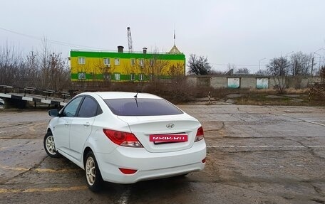 Hyundai Solaris II рестайлинг, 2011 год, 735 000 рублей, 3 фотография