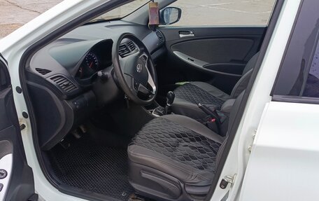 Hyundai Solaris II рестайлинг, 2011 год, 735 000 рублей, 9 фотография