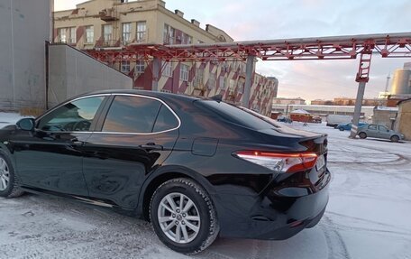 Toyota Camry, 2019 год, 2 400 000 рублей, 4 фотография