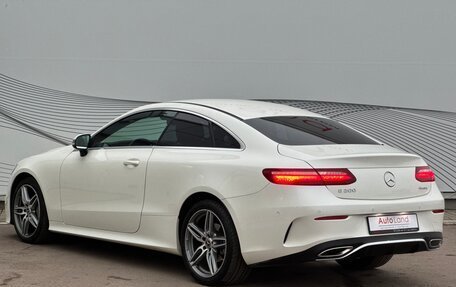 Mercedes-Benz E-Класс, 2019 год, 4 550 000 рублей, 7 фотография