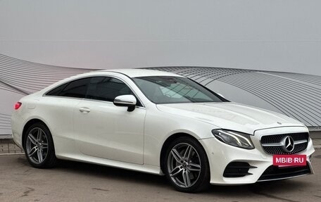 Mercedes-Benz E-Класс, 2019 год, 4 550 000 рублей, 6 фотография
