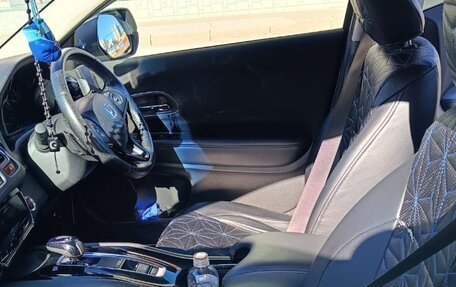 Honda Vezel, 2014 год, 1 530 000 рублей, 15 фотография