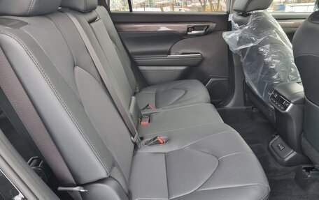 Toyota Highlander, 2025 год, 5 650 000 рублей, 28 фотография