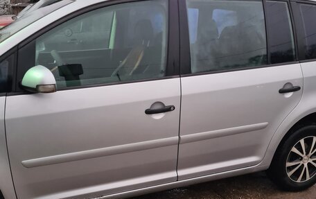 Volkswagen Touran III, 2006 год, 630 000 рублей, 7 фотография