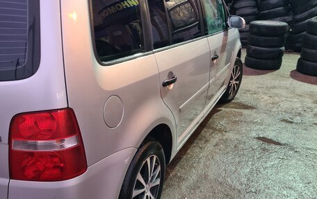 Volkswagen Touran III, 2006 год, 630 000 рублей, 5 фотография